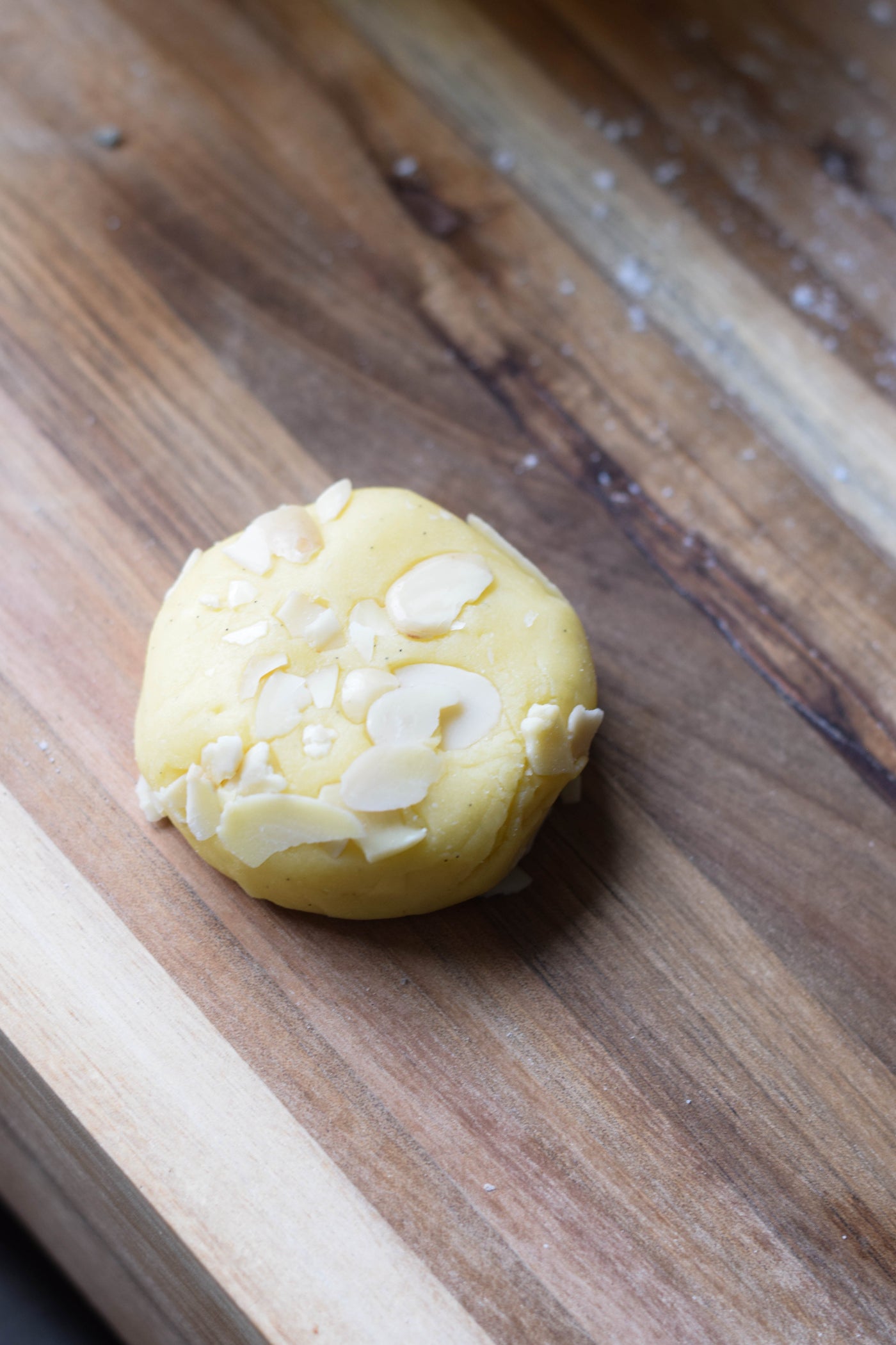 Stuffed almond cookies