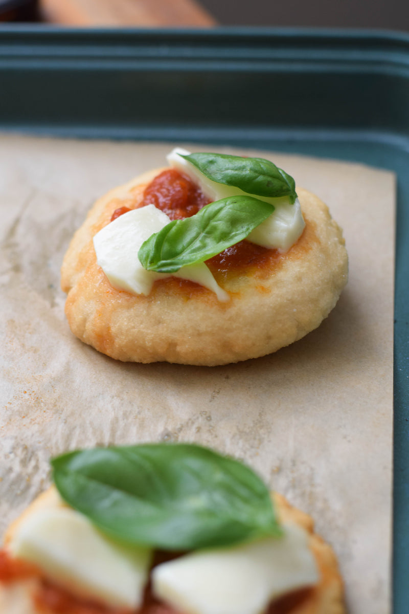 Fried mini pizzas